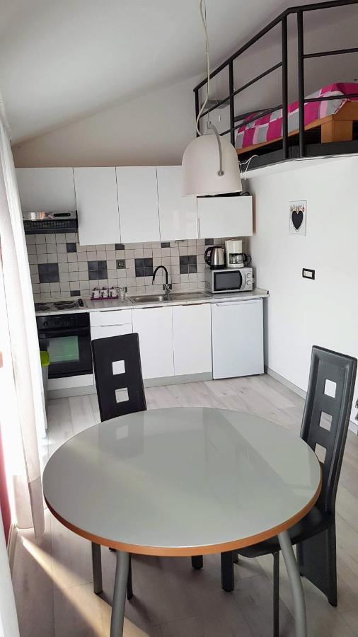 Sia House Apartment Пула Екстериор снимка